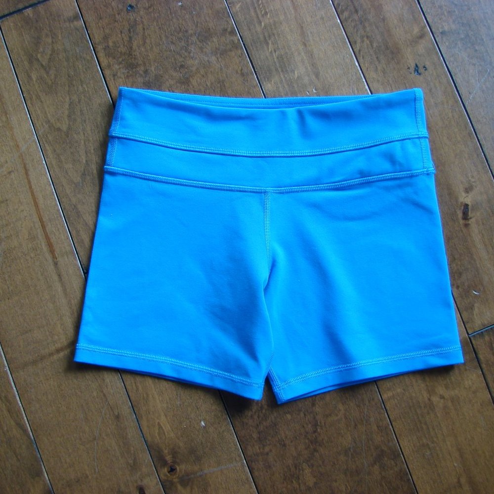 Lululemon Athletic Short Wunder Short 5"